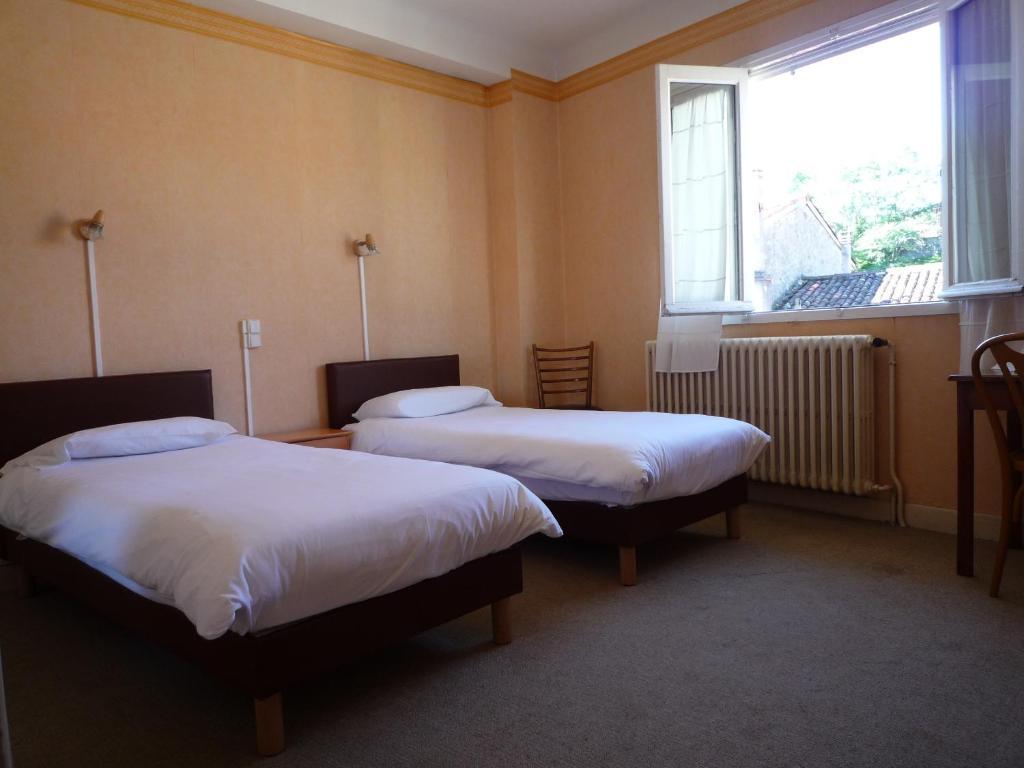 Hotel La Flamme Rouge Saint-Girons  Quarto foto