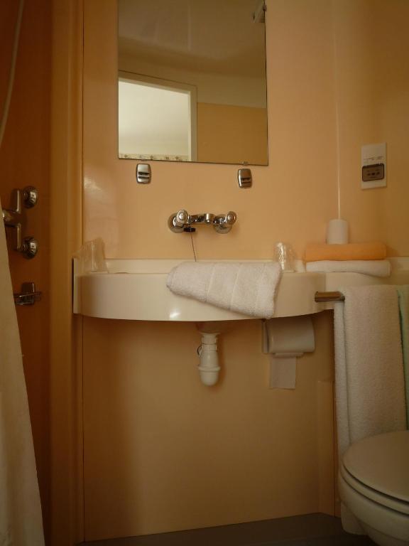 Hotel La Flamme Rouge Saint-Girons  Quarto foto